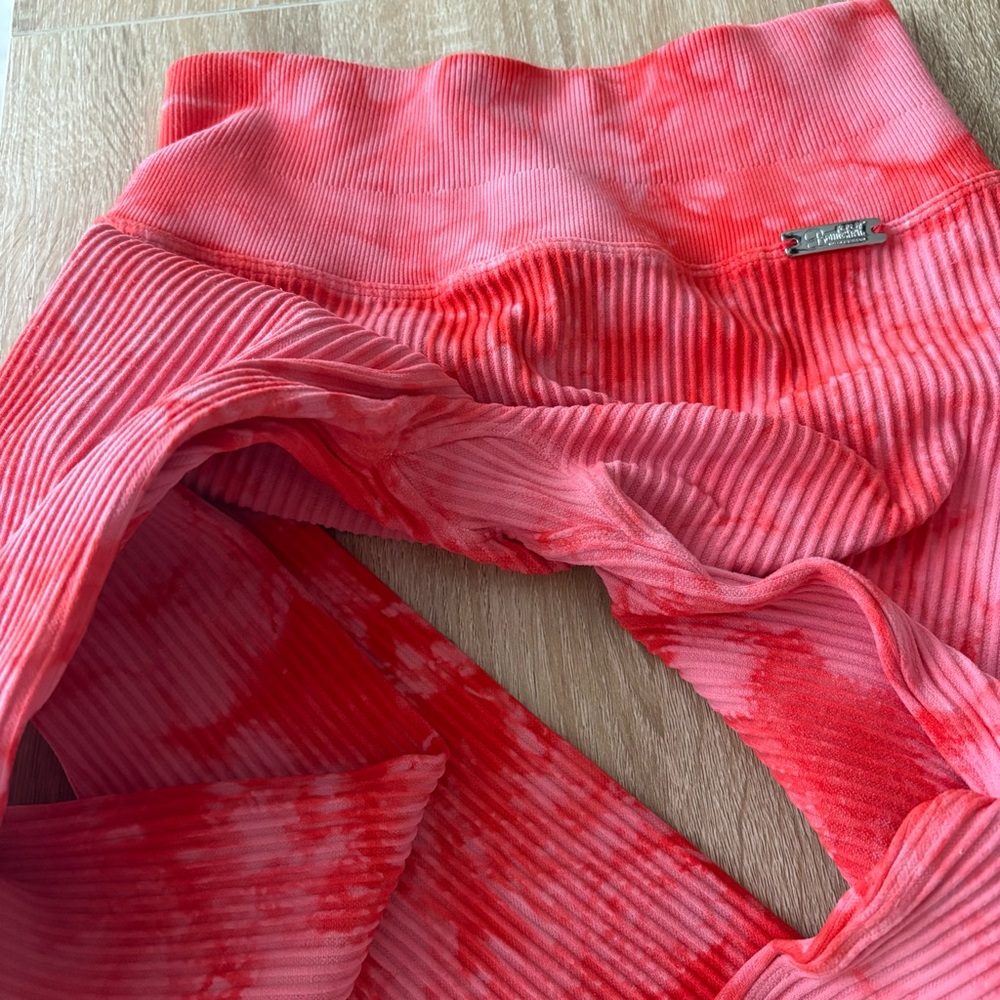 Bombshell Sportswear Hawaiian Punch Ribbed Leggings - Picture 6 of 8